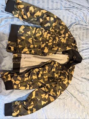 Men's Geometric Camo Bomber Jacket - Green/Black/Tan